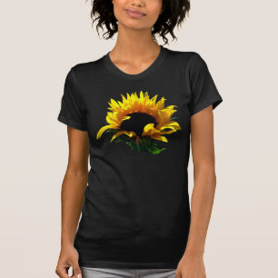 Solrossoluppgångkvinna mörka skjortor t-shirt