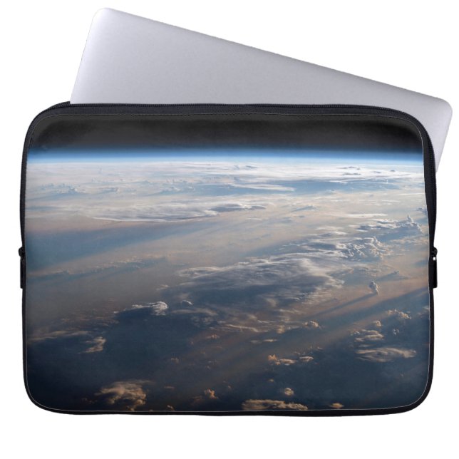 Solskaster Long Shadows over Philippine Sea Laptop Fodral (Framsidan)