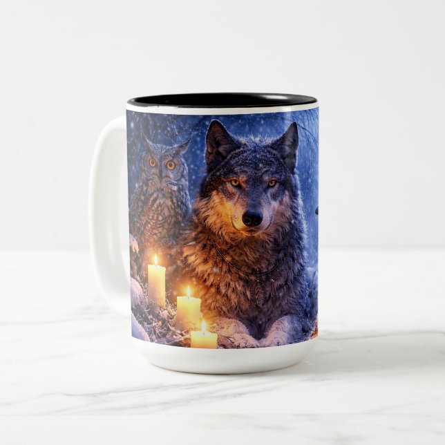 Solsticeinspirerad varg, korp och uggla Två-Tonad mugg (Framsida vänster)