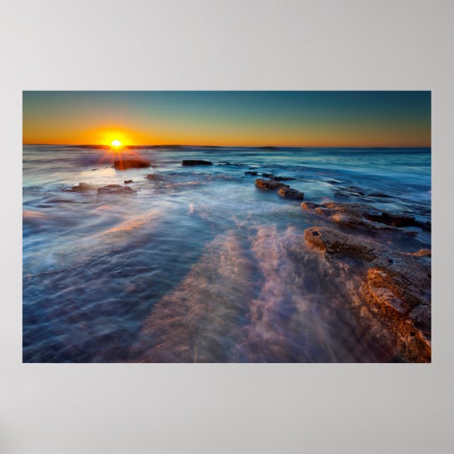 Solstrålar belyser Stilla havet Poster (Framsidan)