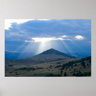 Solstrålar över toppen poster