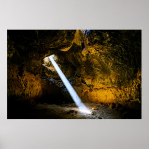 Solstråle genom en Lava Tube Poster