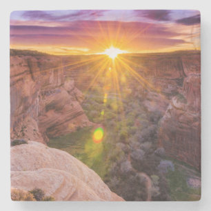Solstrålning vid Canyon de Chelly, AZ Stenunderlägg