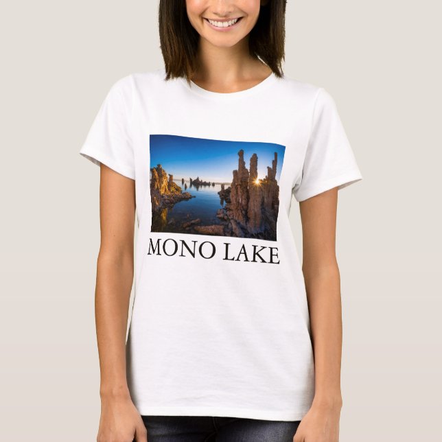 Soluppgång i Mono sjö, Kalifornien Tee Shirt (Framsida)