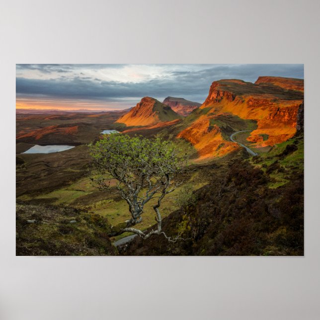 Soluppgång i Quiraingberg på Skye, Skottland Poster (Framsidan)