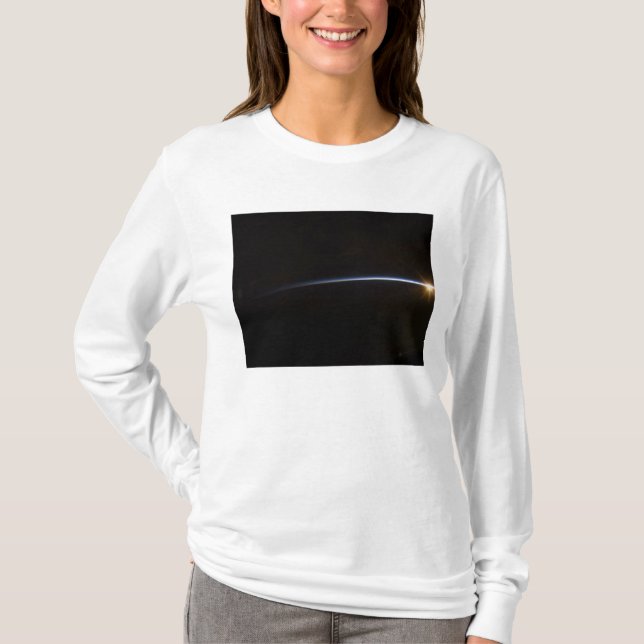 Soluppgång i rymden t-shirt (Framsida)