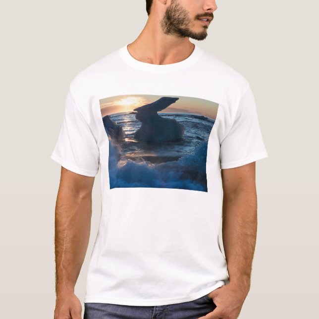 Soluppgång och isbergformationer tee shirt (Framsida)