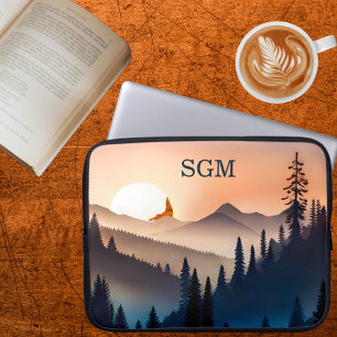 Soluppgång över bergen Monogram Laptop Fodral