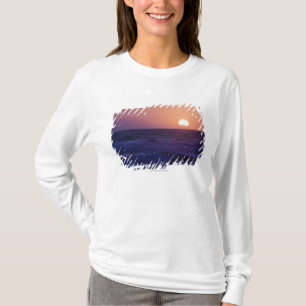 Soluppgång över den Malaga fjärden T-shirt
