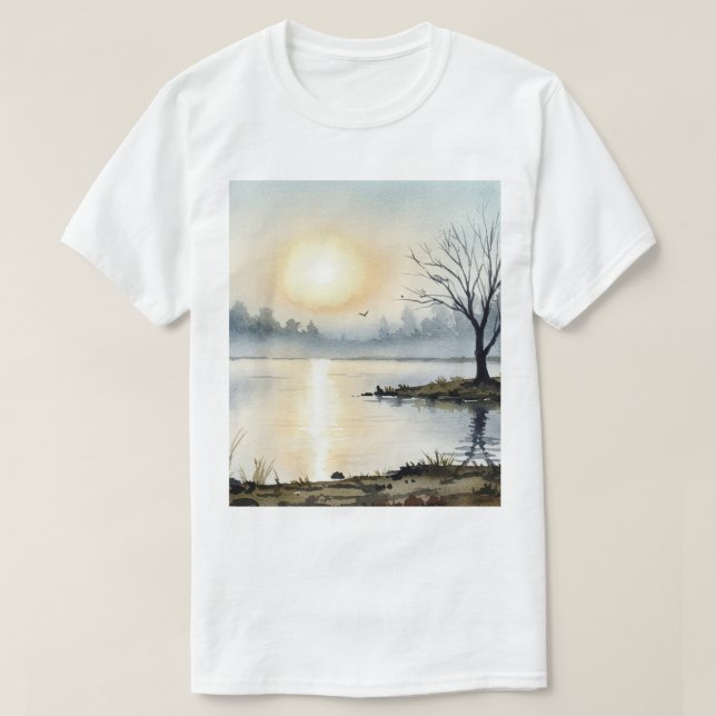 Soluppgång över en sjö t shirt (Design framsida)