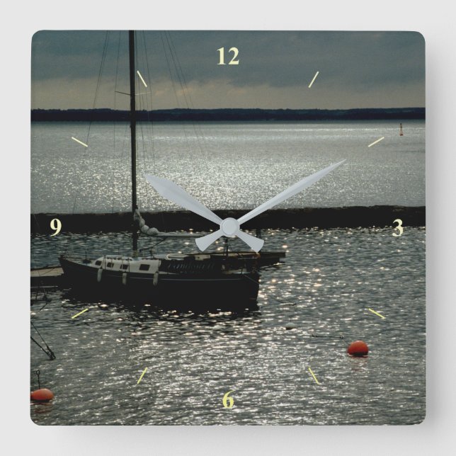 Soluppgång över Helsingfors Fyrkantig Klocka (Framsida)