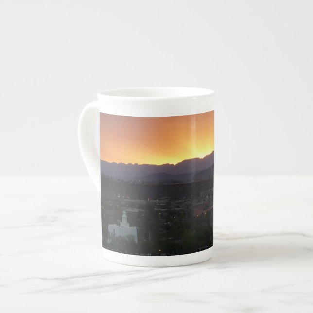 Soluppgång över St. George Utah Ligcape Benporslin Mugg (Framsida vänster)