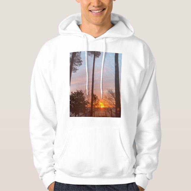 Soluppgång på bukten genom träd hoodie (Framsida)