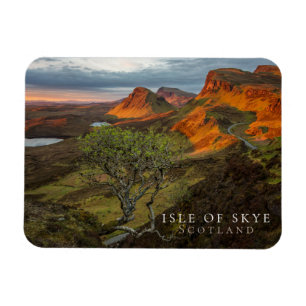Soluppgång på Quiraing berg på Skye, Skottland Magnet