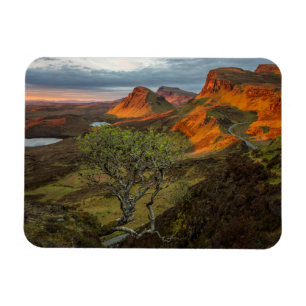 Soluppgång på Quiraing berg på Skye, Skottland Magnet