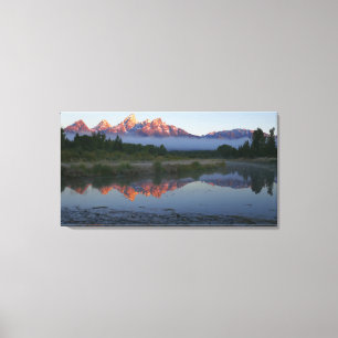 Soluppgång vid Schwabacker Landing vid Grand Teton Canvastryck