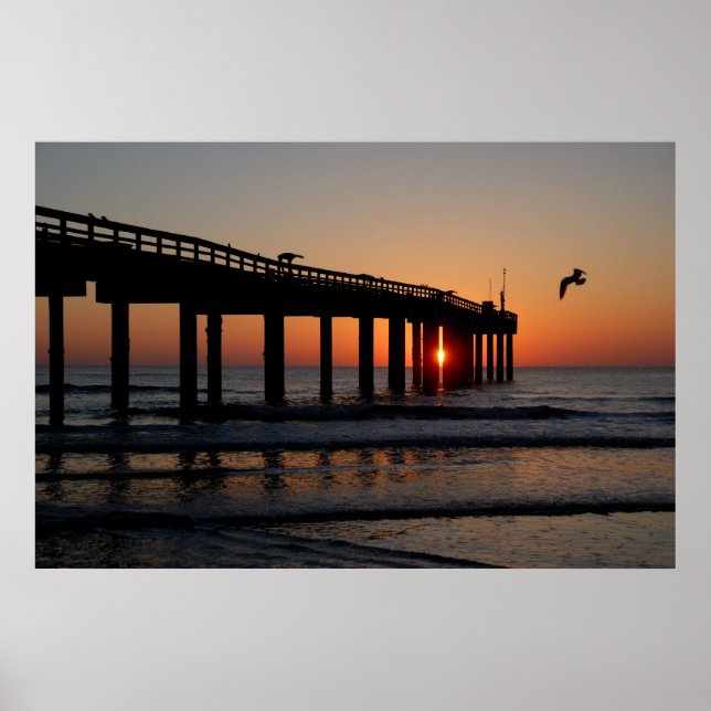 Soluppgång vid St. Augustine Beach Pier Poster (Framsidan)