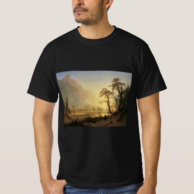 Soluppgång, Yosemite Valley av Albert Bierstadt T Shirt (Framsida)