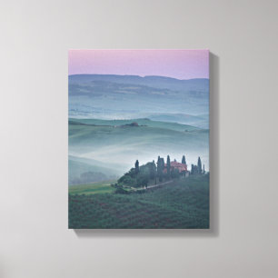 Soluppgången över en Tuscany landskap vertikal Canvastryck