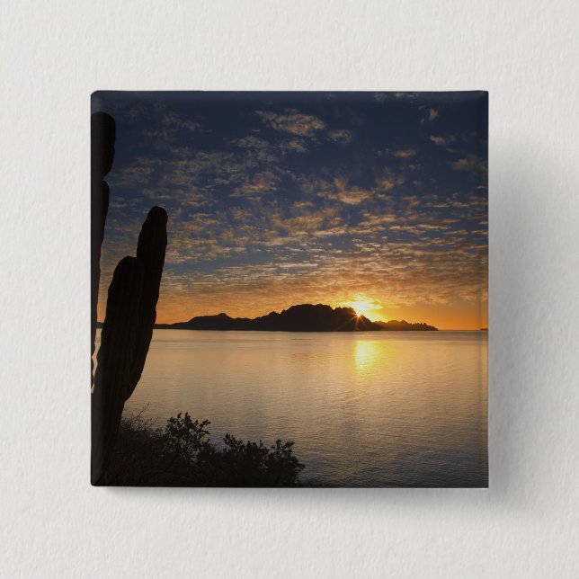 Soluppgången över Isla Danzante i Knapp (Framsida)