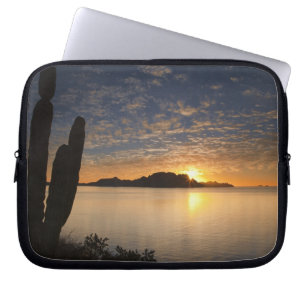 Soluppgången över Isla Danzante i Laptop Sleeve