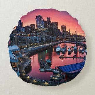 Soluppgången på tittar pir 66 besegrar sätta en rund kudde