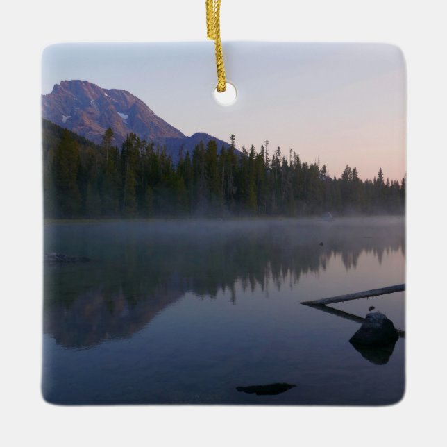 Soluppgångsreflektion vid String Lake II Julgransprydnad Keramik (Framsida)