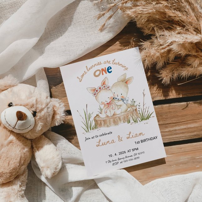 Some Bunnies Are Turning ONE Twins 1st Birthday  Inbjudningar (Skapare uppladdad)