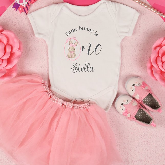 Some Bunny Bodysuit 1st Birthday Outfit T Shirt (Skapare uppladdad)