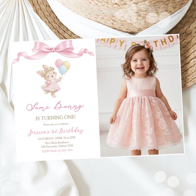 Some Bunny Girl Pink is Turning One Birthday Photo Inbjudningar (Skapare uppladdad)