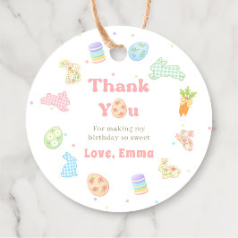 Some Bunny is Turning One Pastel Birthday Thank  Gåvor Etiketter