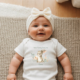 Some Bunny Loves Me Nyfödd T Shirt