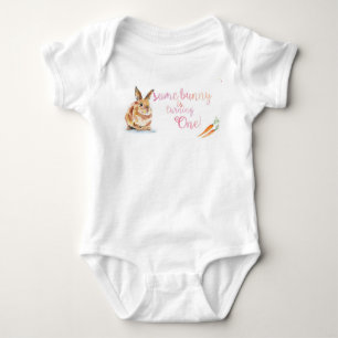 Somebunny är den roterande en babydräkten tröja