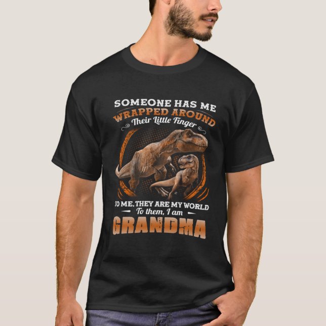 Someone Has Me Wrapped Around Their Little Finger  T Shirt (Framsida)