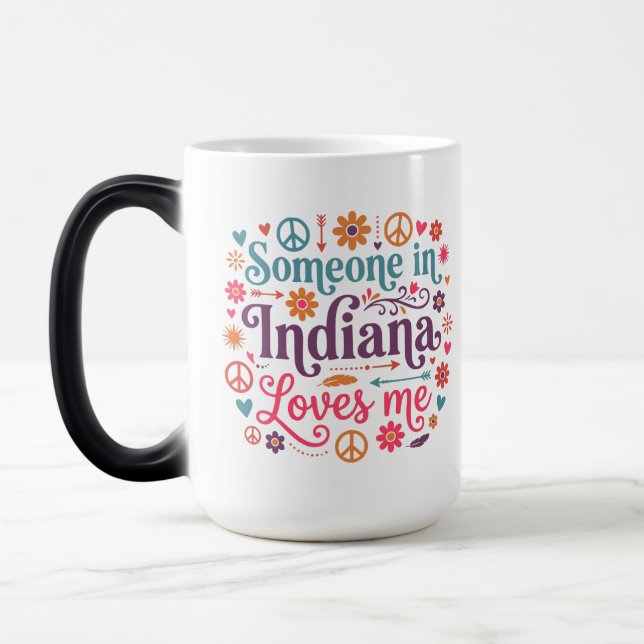 Someone in Indiana Loves Me Boho Hippie Design Magisk Mugg (Vänster)