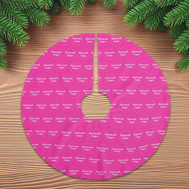 Sömlös Logotyp Mönster på Rosa Julgransmatta Borstad Polyester (Business logo seamless pattern on pink Christmas tree skirt)