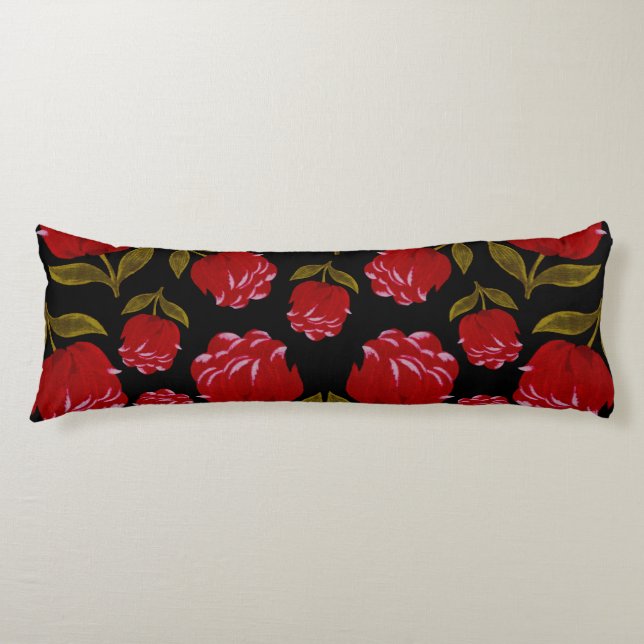 Sömlös mönster i röd ros på svart bakgrund kroppskudde (Framsidan)