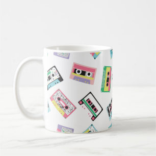 Sömlös mönster med audio band i retro 80-talsstam kaffemugg