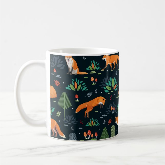 Sömlös mönster med rävar, träd, löv, svamp kaffemugg (Vänster)
