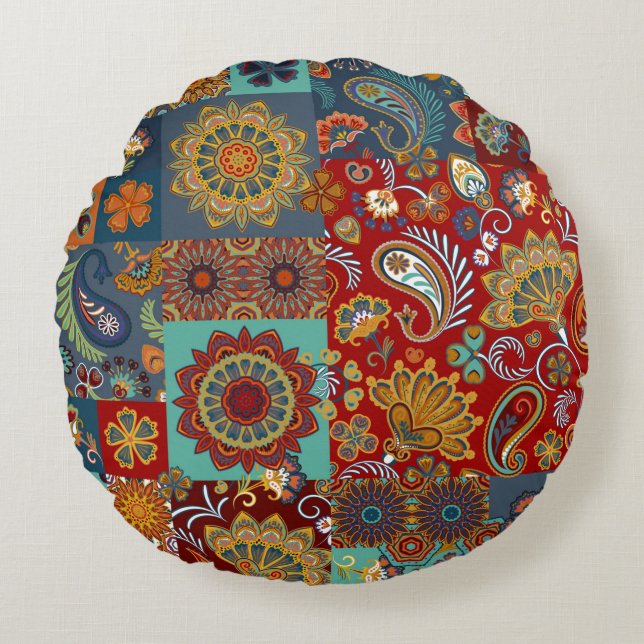 Sömlös patchworktpanel med paisley och m rund kudde (Framsidan)