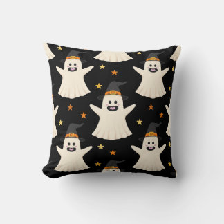 Sömlöst Halloween-mönster med spöken i häxhattar Kudde