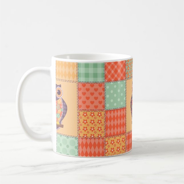 Sömlöst lappverk uggla mönster. Vintagens bakgrund Kaffemugg (Vänster)