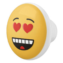 Sömmande Ansikte med hjärtformad Öga