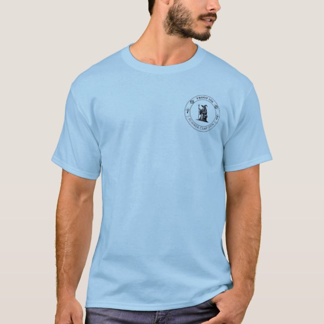 Sommar 2026 Camp Shirt - ficklogotyp och bakre log T (Framsida)