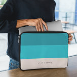 Sommar Blue Beach Vibe Vågrät Rand Laptop Fodral<br><div class="desc">Sommarblåstrandvibe vågrät rand laptop sleeve perfekt för färsk och havsmässig älskare från färg paletten. Ge så ser laptop sleeve ut som en strand.</div>
