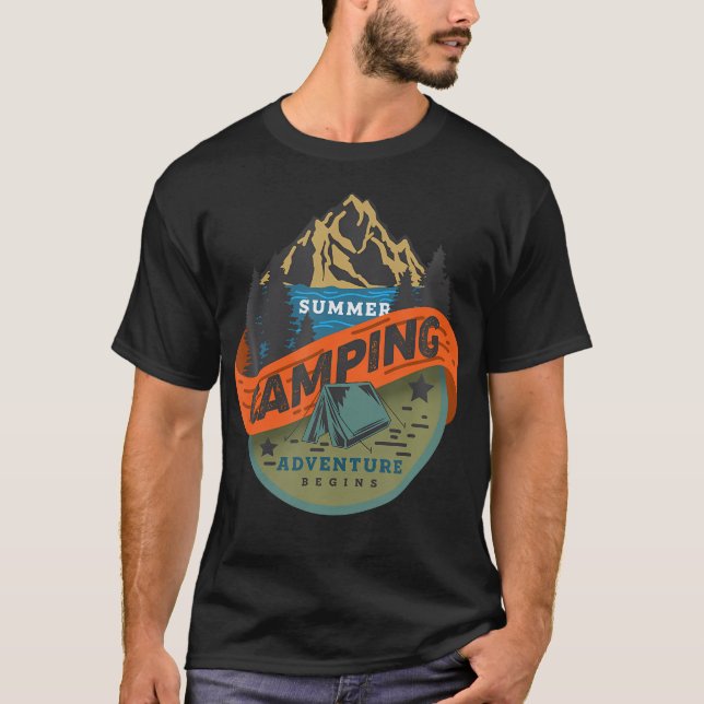 Sommar Camping Äventyr Begins T Shirt (Framsida)
