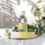 Sommar Cocktailklubb | Möhippa Vattenflaska Etikett<br><div class="desc">Lägg till mer magi till din fest med anpassade vattenflasketiketter från som har dina festfärger, tema eller hedersgästens namn på dem idag. Kan anpassas i valfri färg. Håll designen minimal och elegant som den är, eller gör den personlig genom att lägga till dina egna grafik och konstverk. Dessa etiketter lägger...</div>