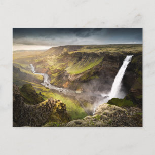 Sommar för Haifoss vattenfall i island Vykort