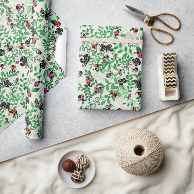 Sommar - Nyckelpigor, fjärilar och Löv - Roll Presentpapper (Hantverk)