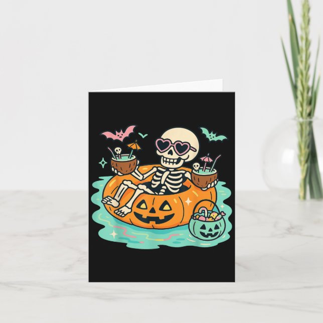 Sommar skelett i pumpa flyter söt spöklik pool  kort (Framsida)